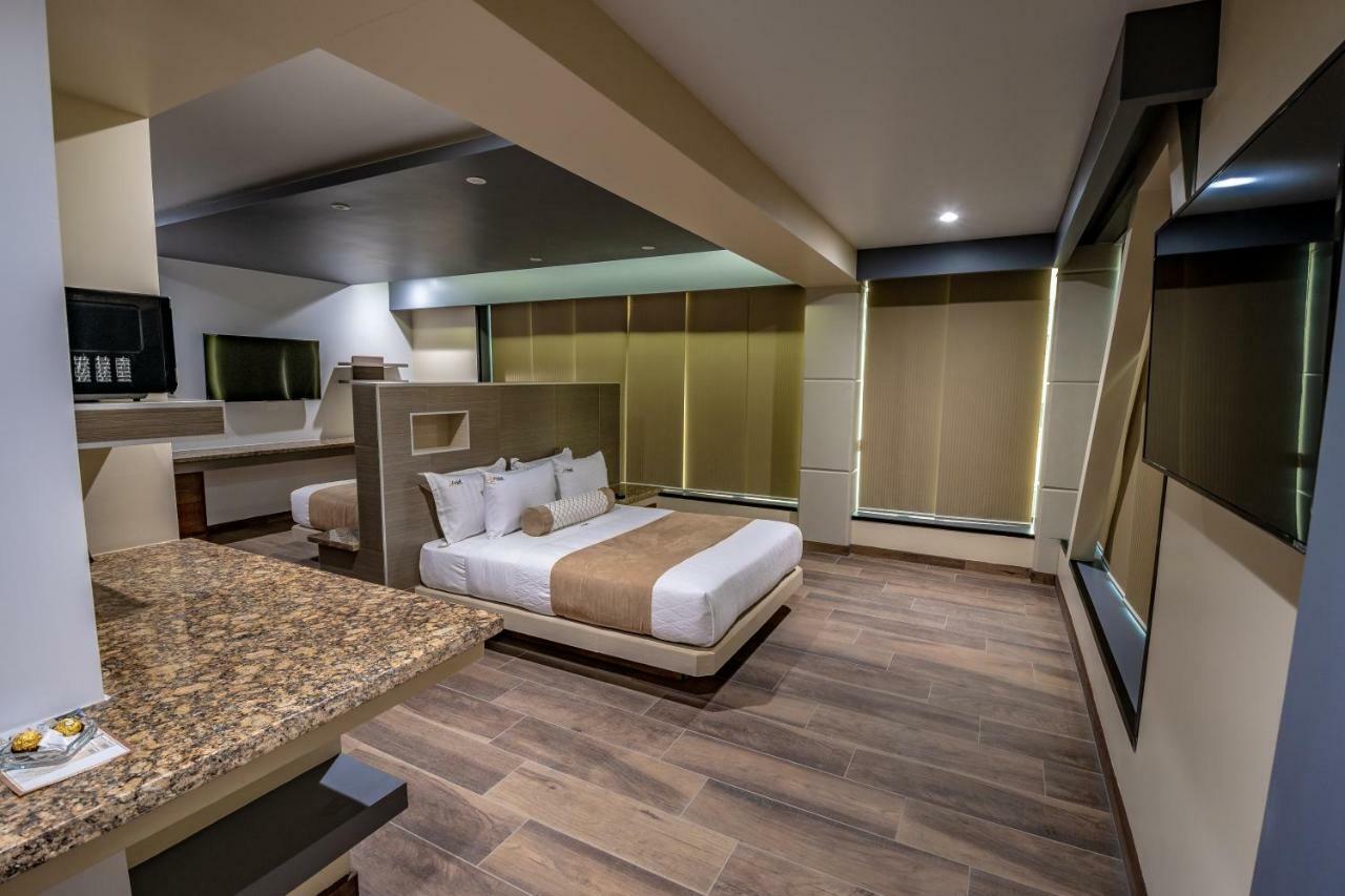 Hotel Eiffel Энсенада Экстерьер фото